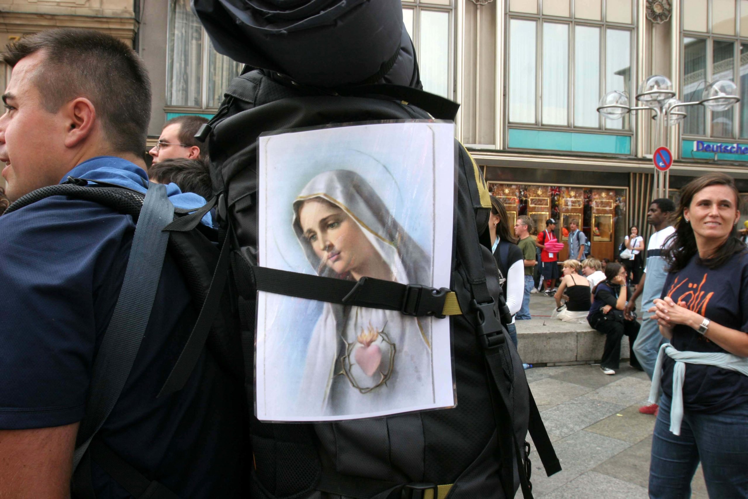 Papa Francesco indica l’Opzione Maria per la pace in Europa e nel mondo