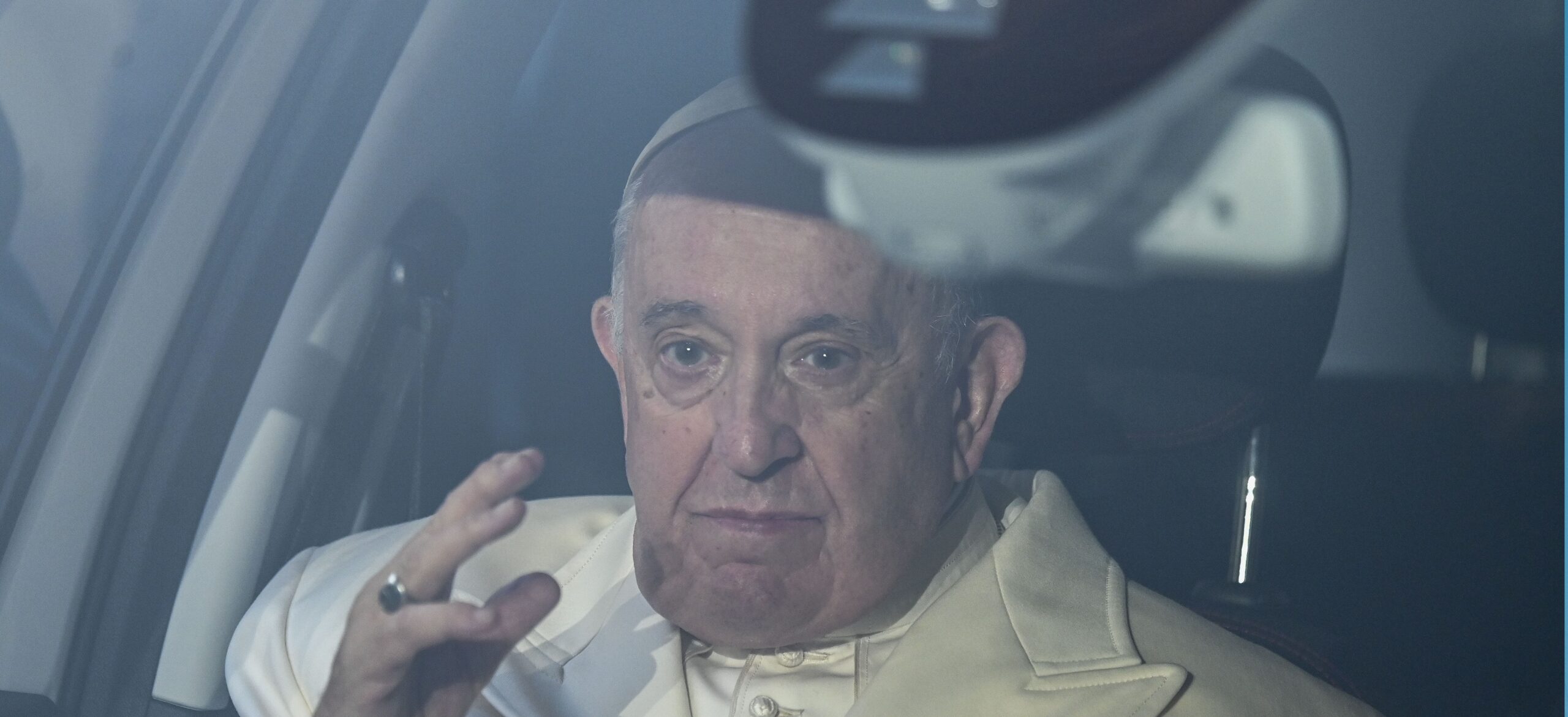 Papa Francesco «sta bene». La degenza sarà di diversi giorni