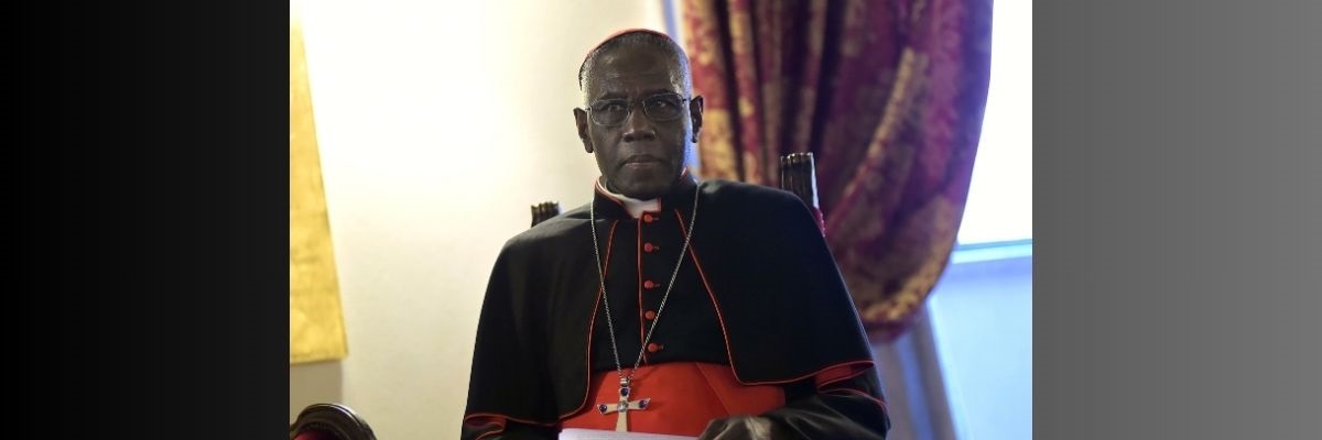 Sarah: «La crisi della Chiesa oggi è anche crisi del Magistero»