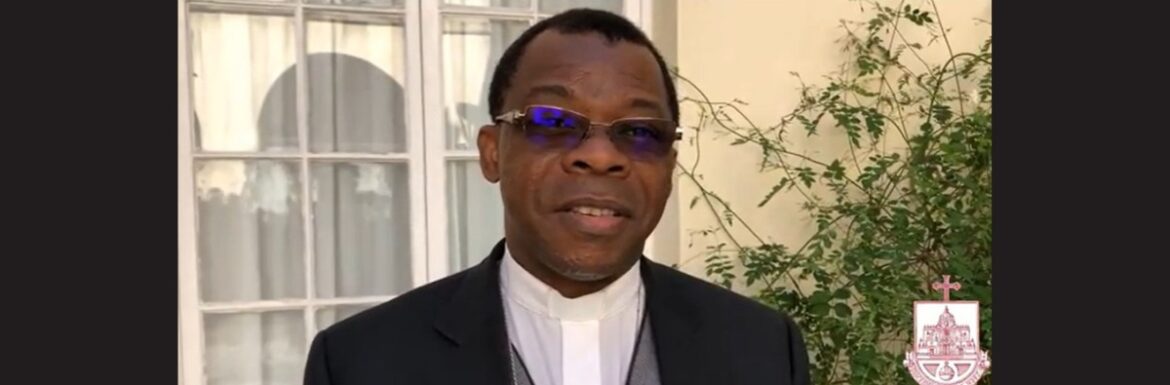 Vescovo africano: «Pubblicità e l’idea di facili guadagni spingono la migrazione clandestina»