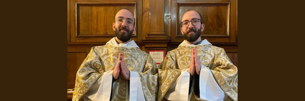 Johnny e George, i due gemelli siriani ordinati sacerdoti lo stesso giorno